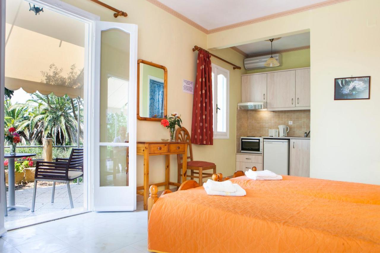 Tzivras Villa & Apartments Lassi  Kamer foto