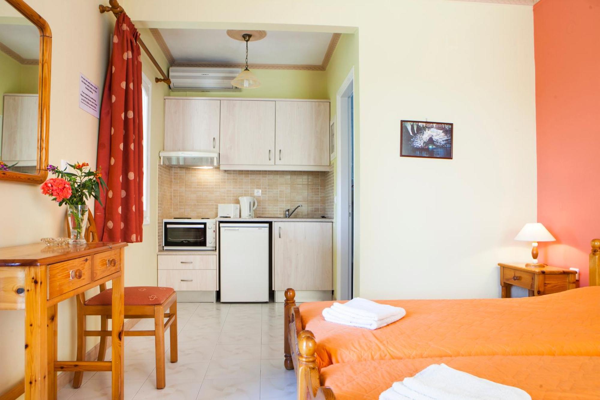 Tzivras Villa & Apartments Lassi  Kamer foto