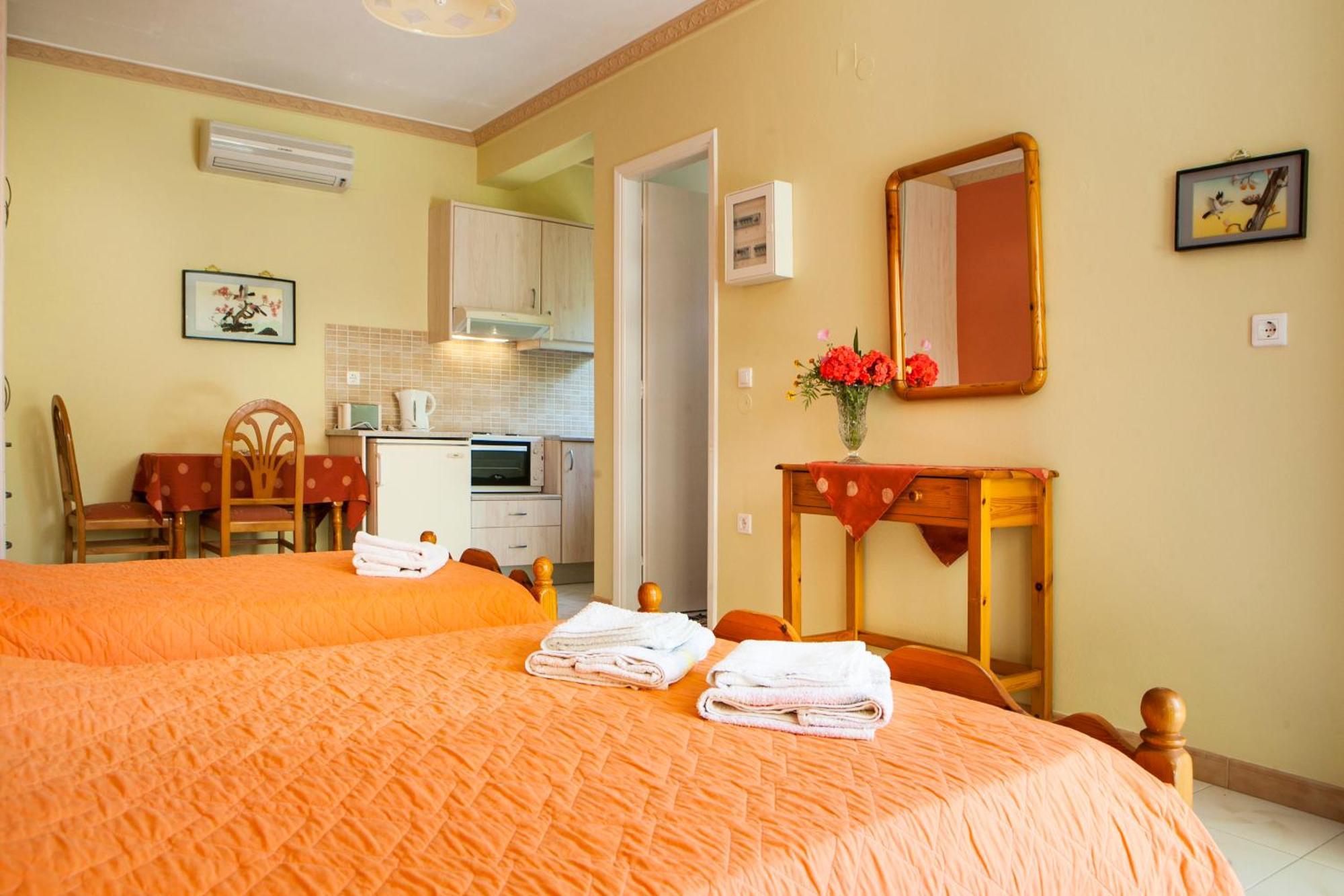 Tzivras Villa & Apartments Lassi  Kamer foto