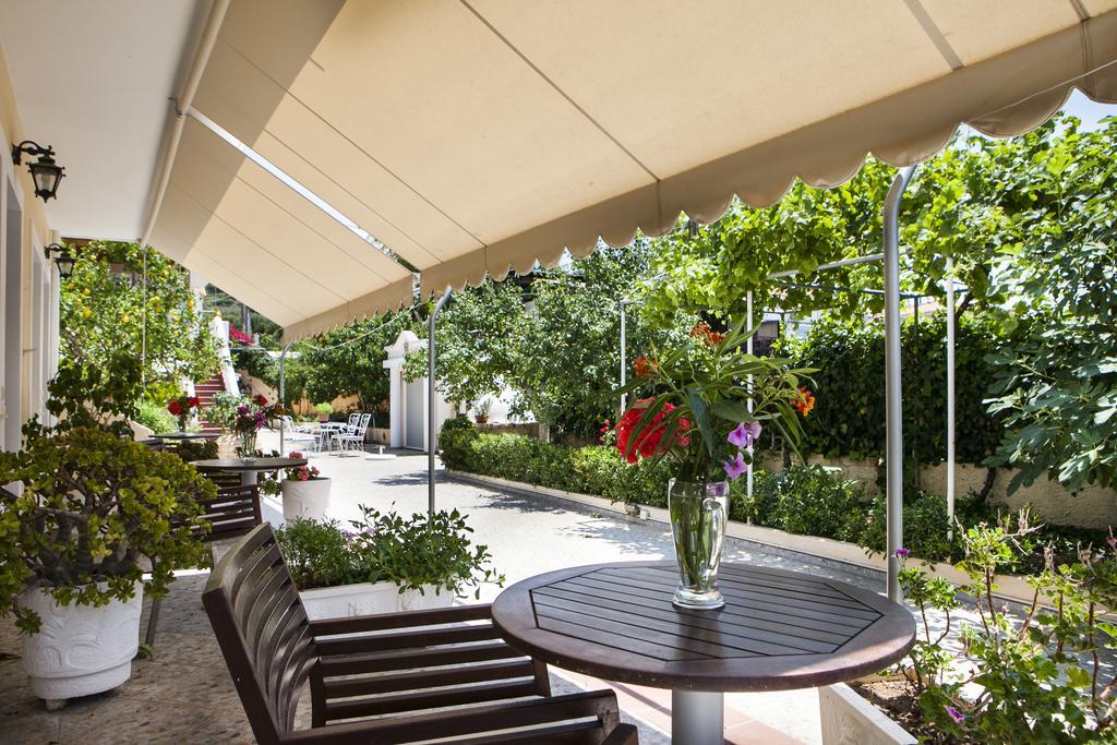 Tzivras Villa & Apartments Lassi  Buitenkant foto