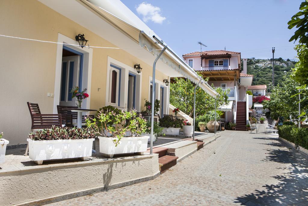 Tzivras Villa & Apartments Lassi  Buitenkant foto
