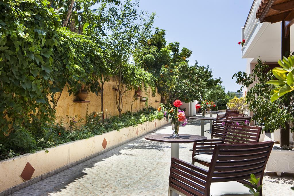 Tzivras Villa & Apartments Lassi  Buitenkant foto